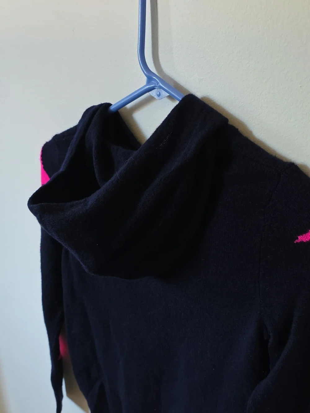 NWT Aqua Cashmere Hooded Sweater with Neon Pink Star Sleeves, 7/8Y